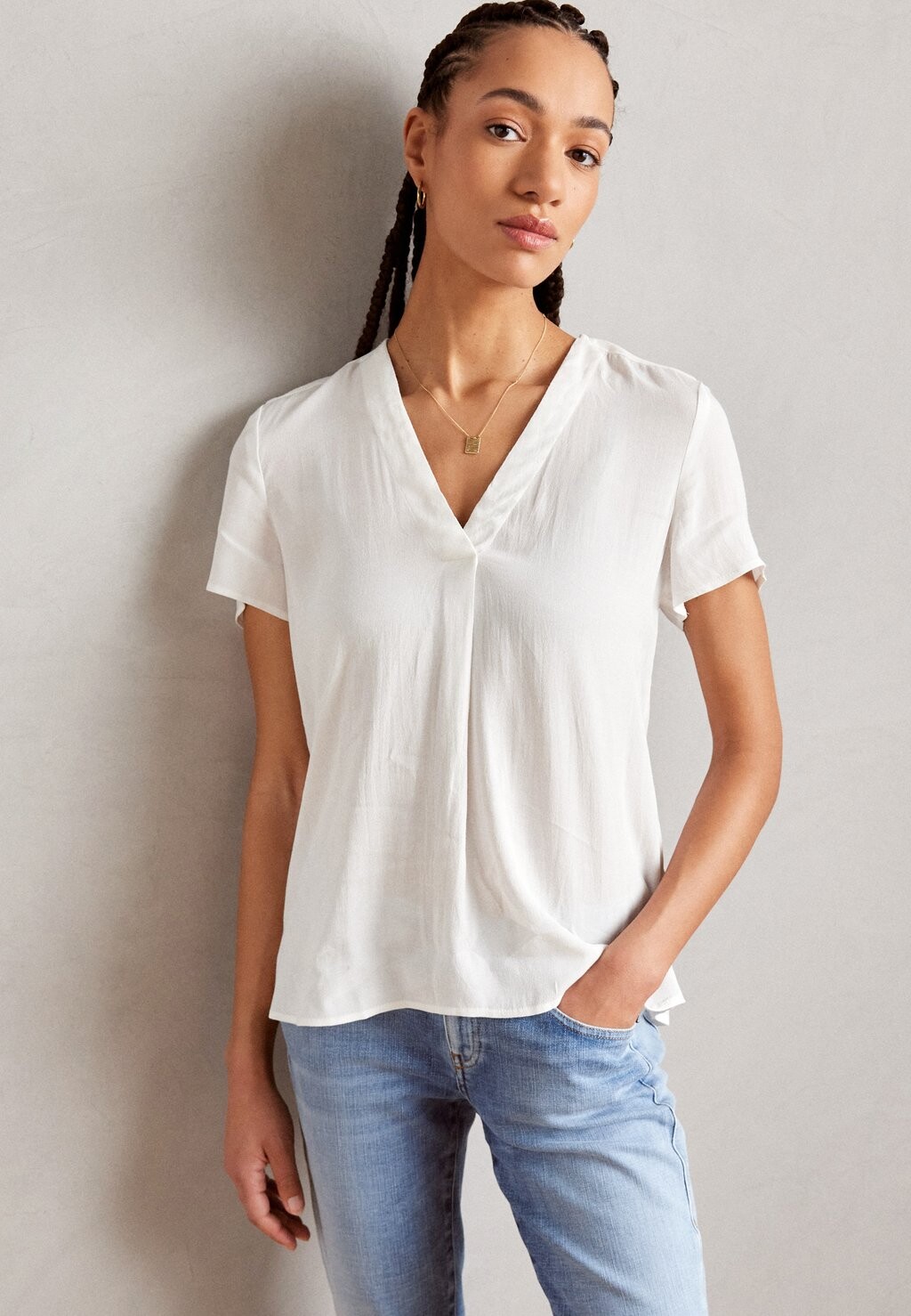 

Футболка базовая V-NECK Esprit, цвет off white