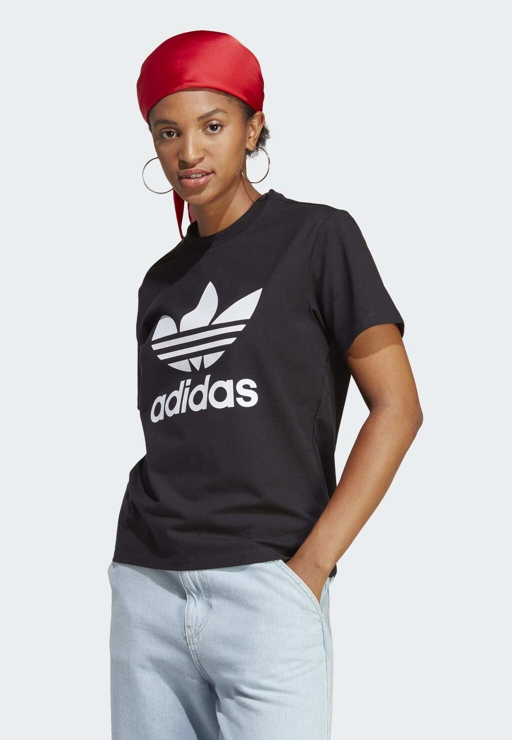 

Футболка с принтом adidas Originals, черный