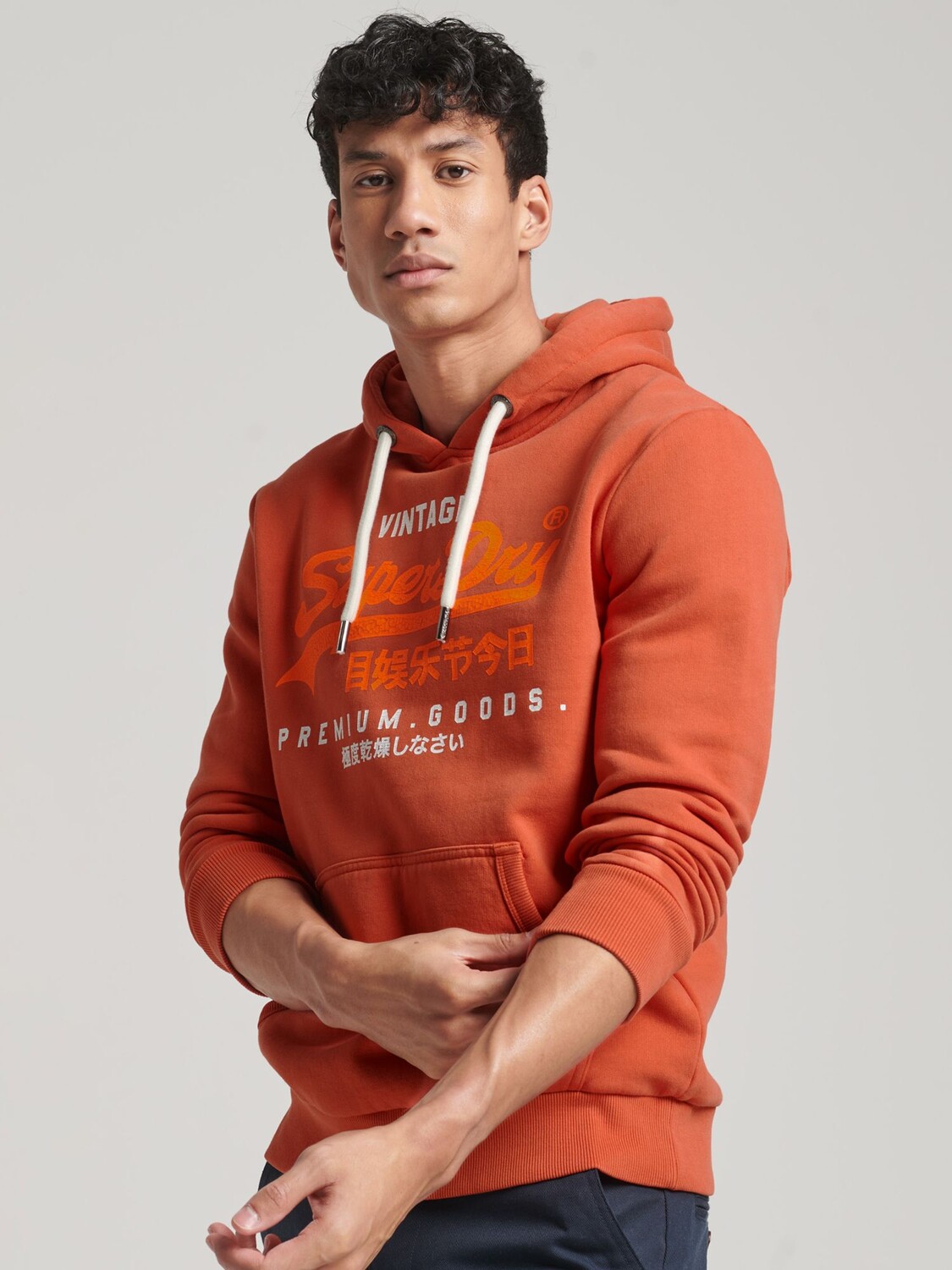 

Толстовка премиум-класса с перекрашенным логотипом Vintage Logo Superdry, осенняя глазурь коричневая, Коричневый