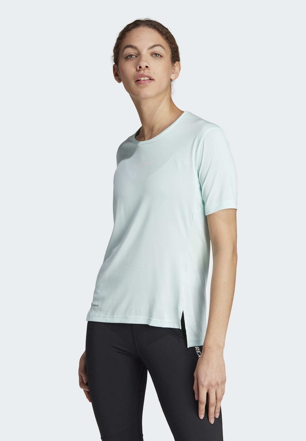 

Спортивная футболка Adidas