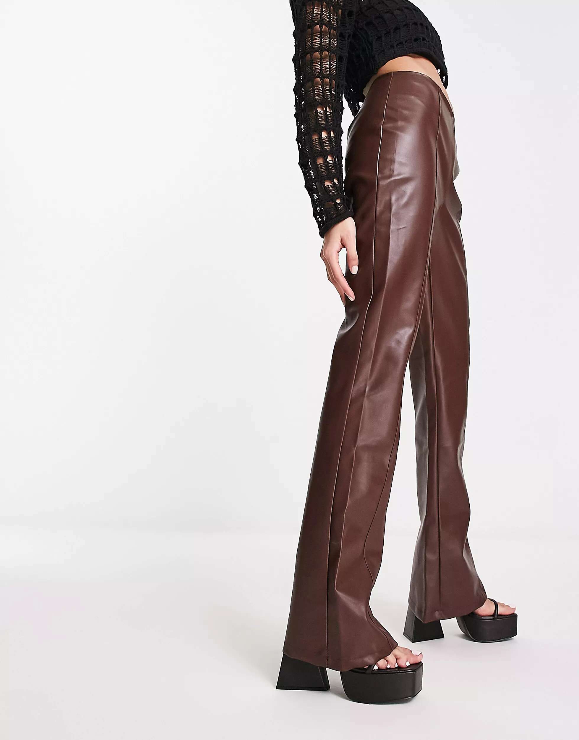 Шоколадно-коричневые широкие брюки из искусственной кожи Heartbreak