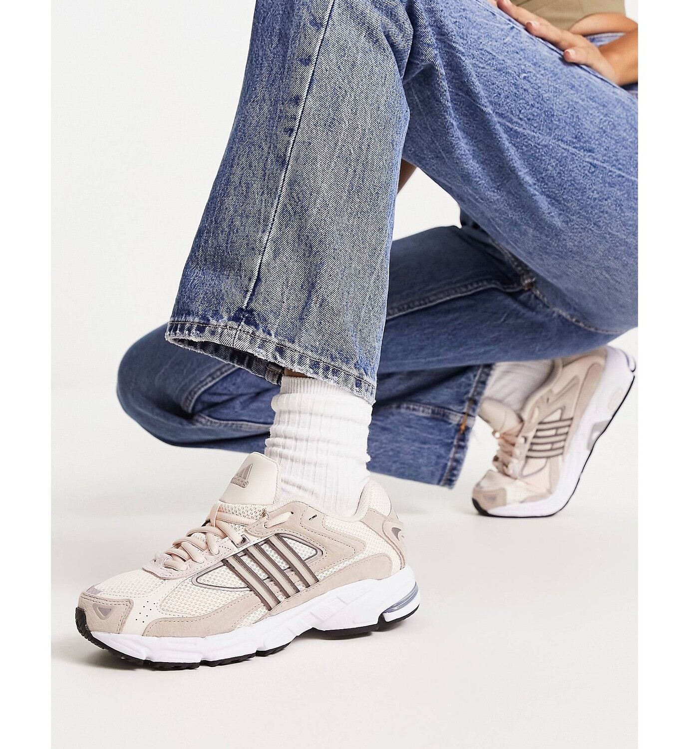 

Розово-бежевые кроссовки adidas Originals Response CL
