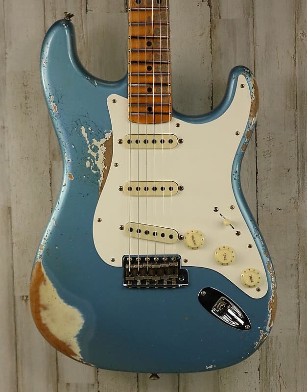 

Электрогитара Fender Custom Shop Red Hot Stratocaster Super Heavy Relic - Lake Placid Blue