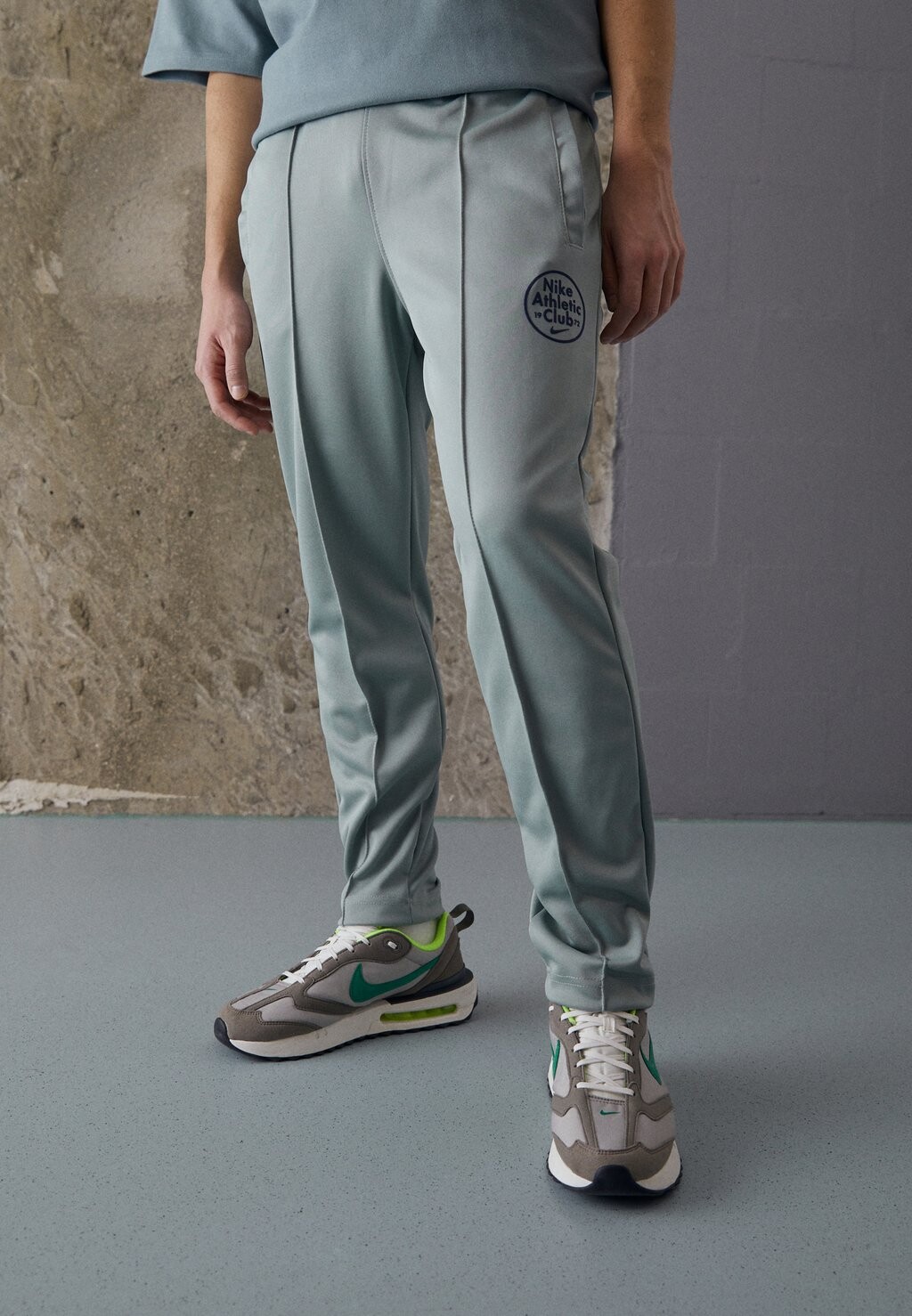 

Брюки для бега TREND PANT Nike Sportswear, цвет mica green