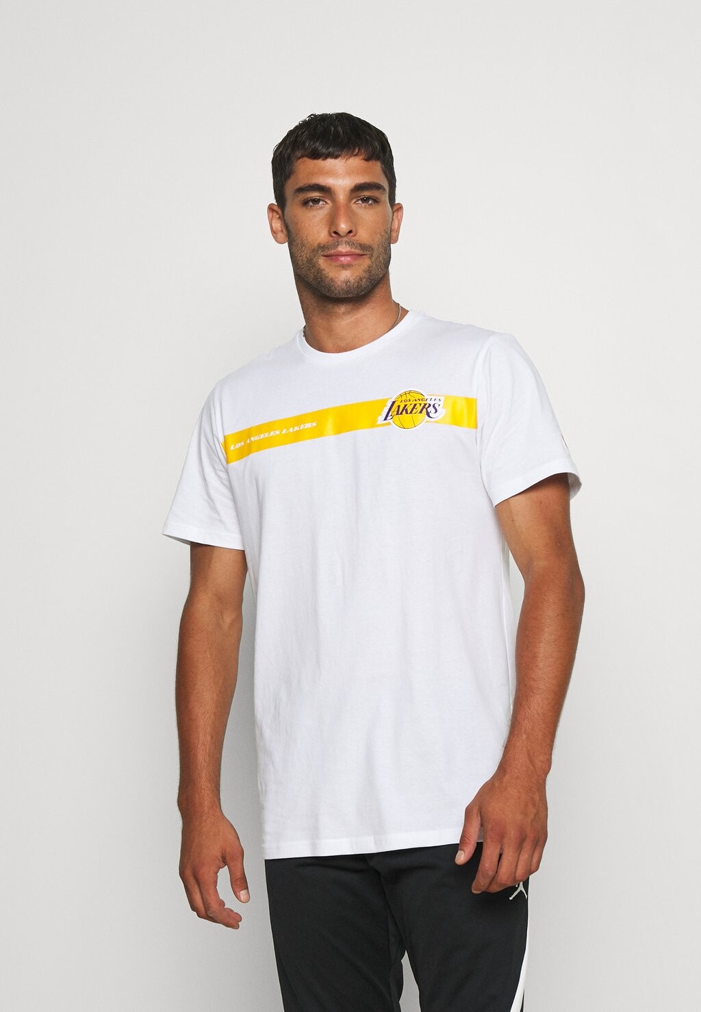 

Клубная одежда NBA LOS ANGELES LAKERS TEAM LOGO TEE New Era, белый