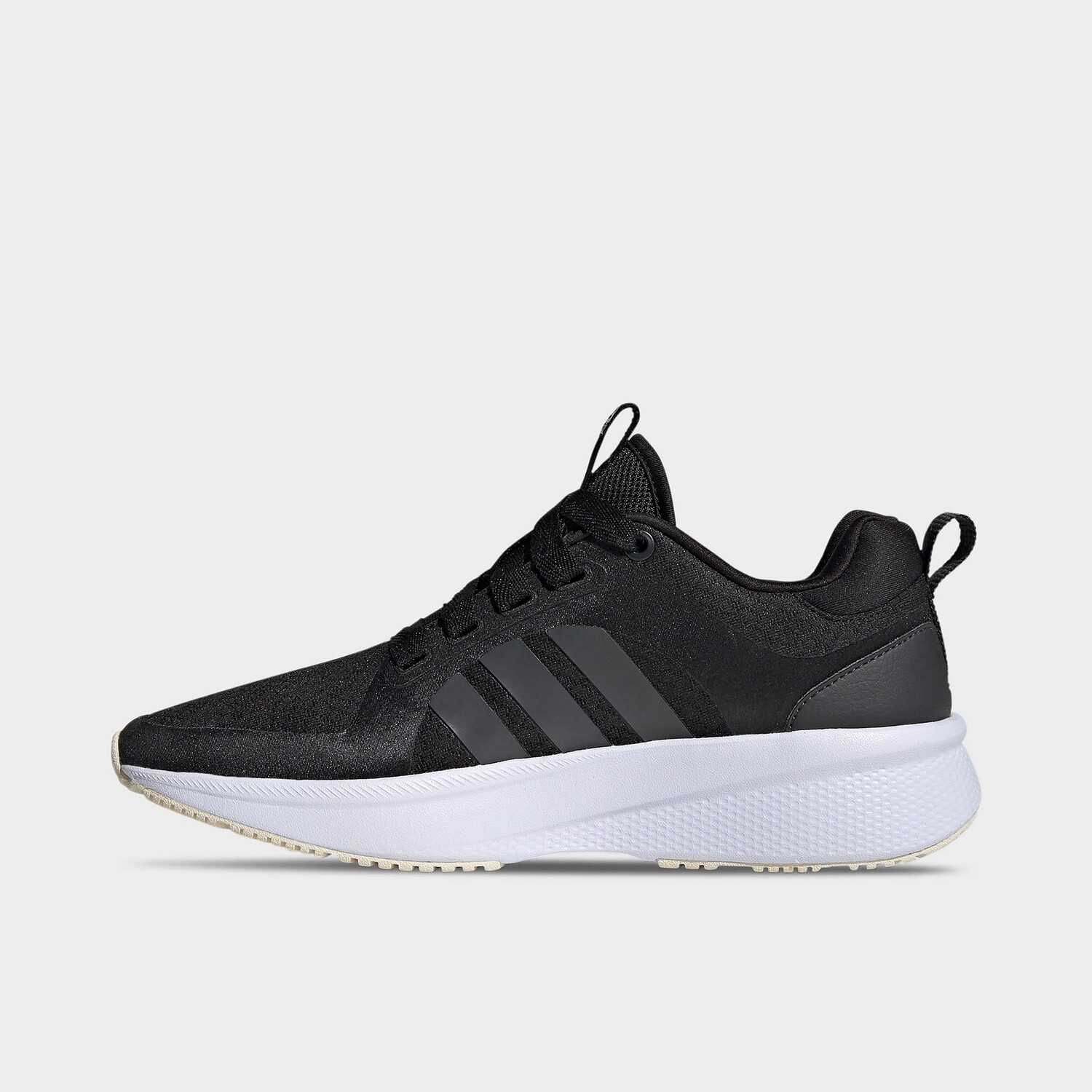

Женские кроссовки adidas EDGE Lux 6.0, черный