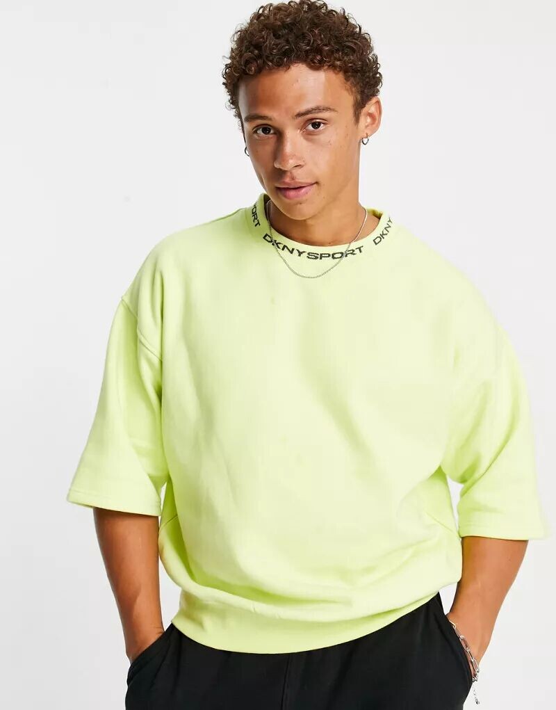 

Лимонный свитшот свободного кроя с короткими рукавами DKNY