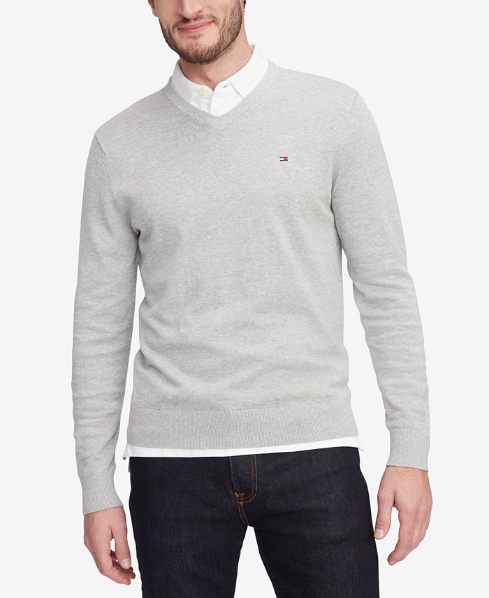 цена Мужской однотонный свитер с v-образным вырезом Essential Tommy Hilfiger, серый