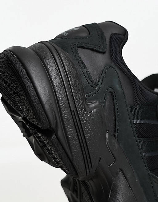 

Черные кроссовки adidas Originals Falcon