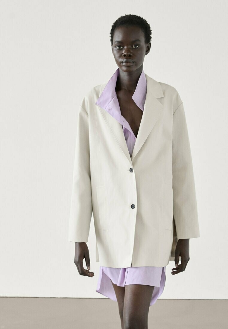 

Короткое пальто WITH CONTRAST Massimo Dutti, кремовый