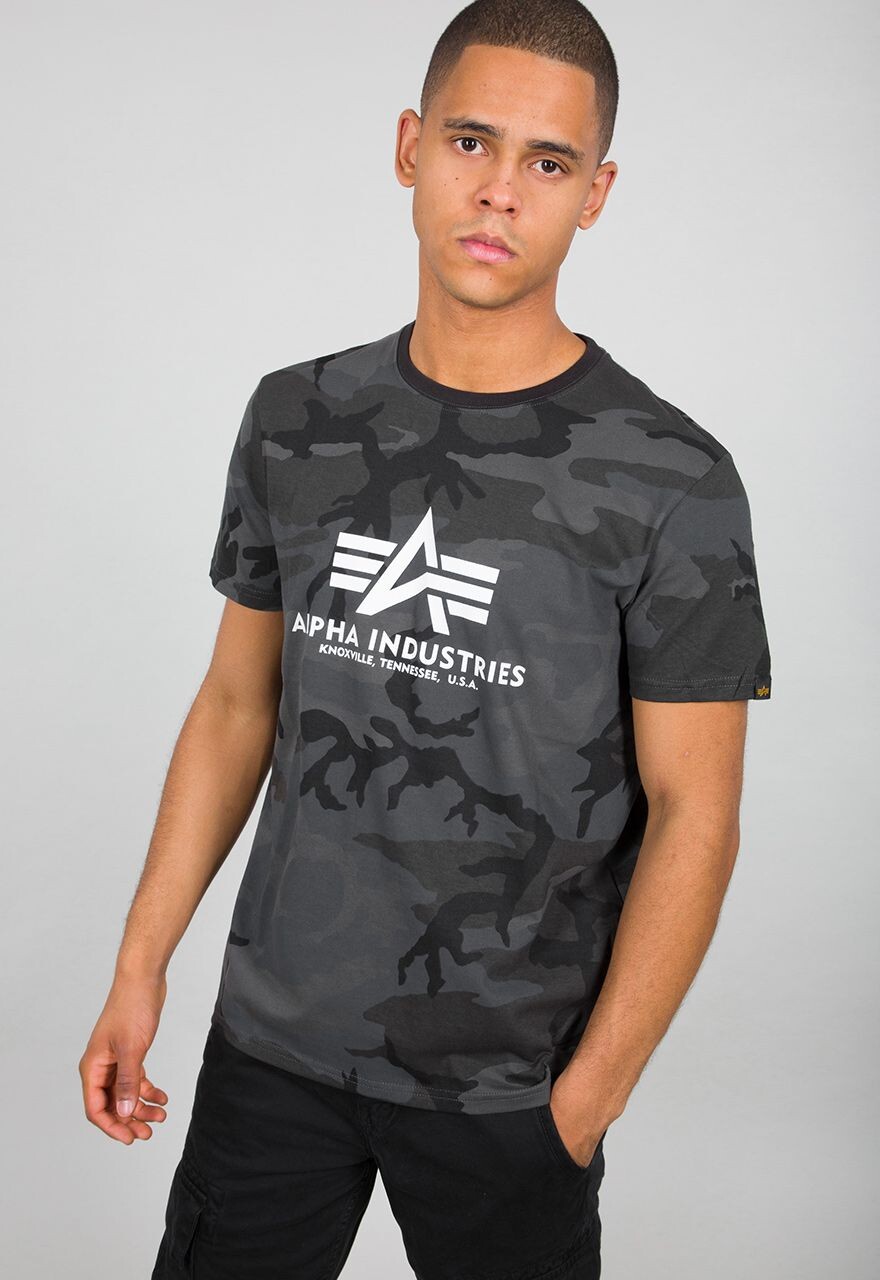 

Футболка Alpha Industries Camo, черный