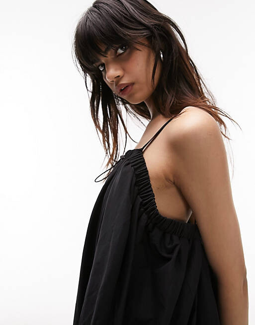 

Черное платье мини с объемным подолом Topshop Premium, Черный