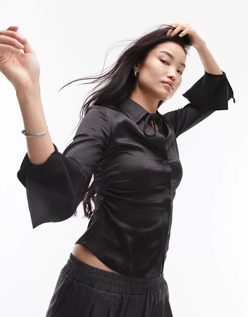 

Черная атласная блузка с рукавами-хомутом Topshop