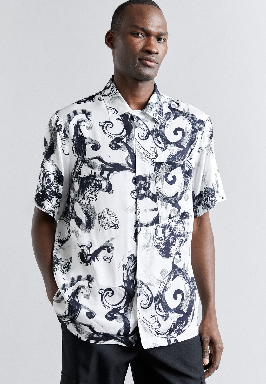 

Рубашка BOWLING ALL OVER Versace Jeans Couture, белый