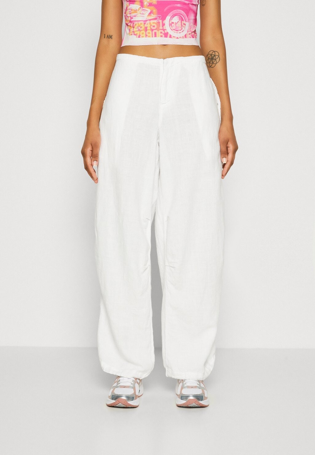 

Брюки BDG Urban Outfitters, белый