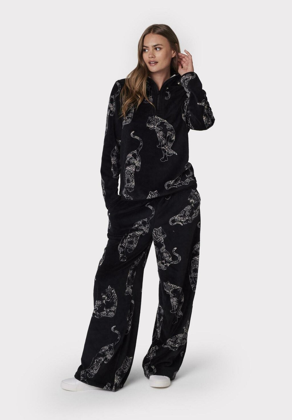 

Пижамы SET Chelsea Peers, черный