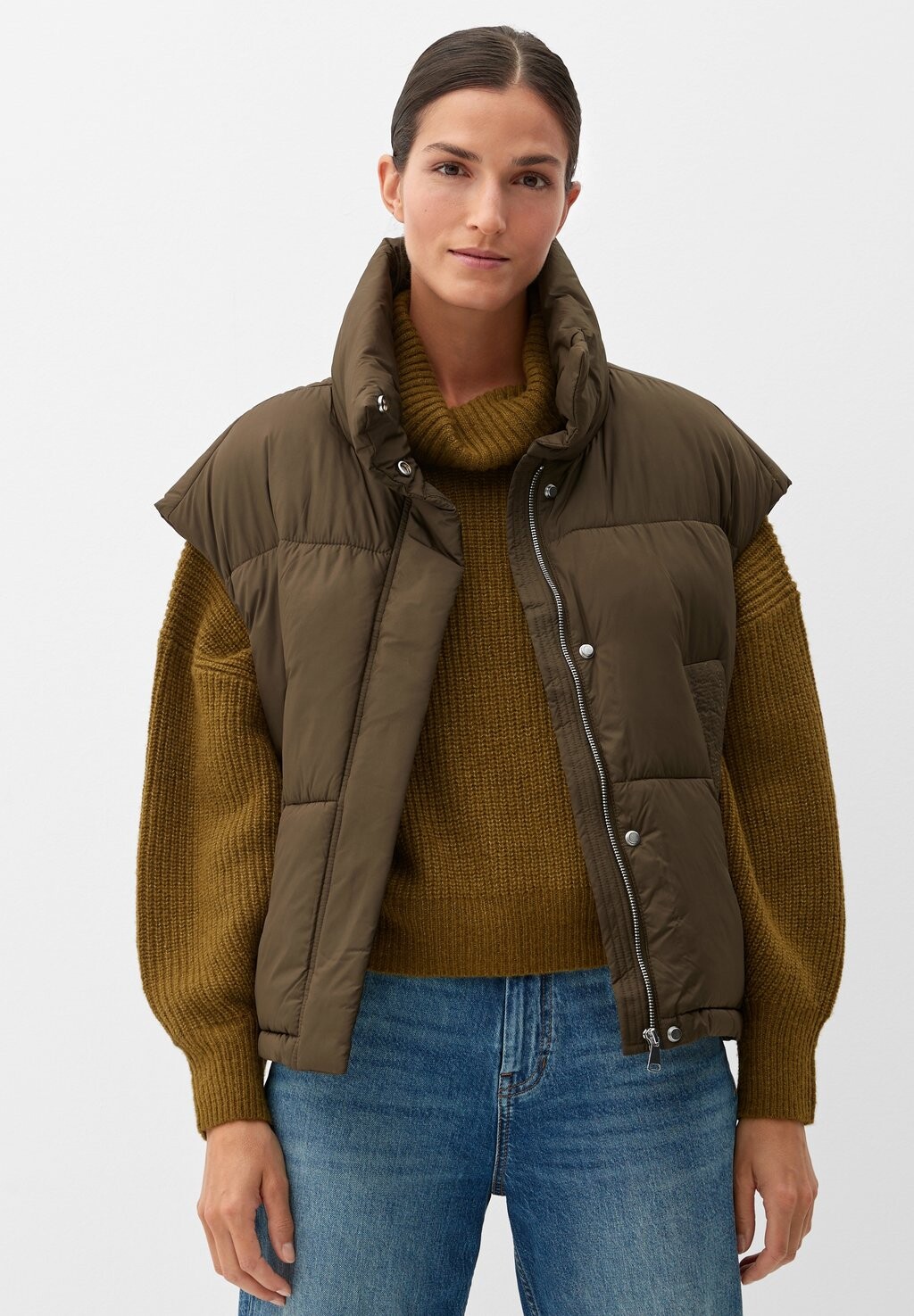 

Жилет s.Oliver, цвет khaki oliv