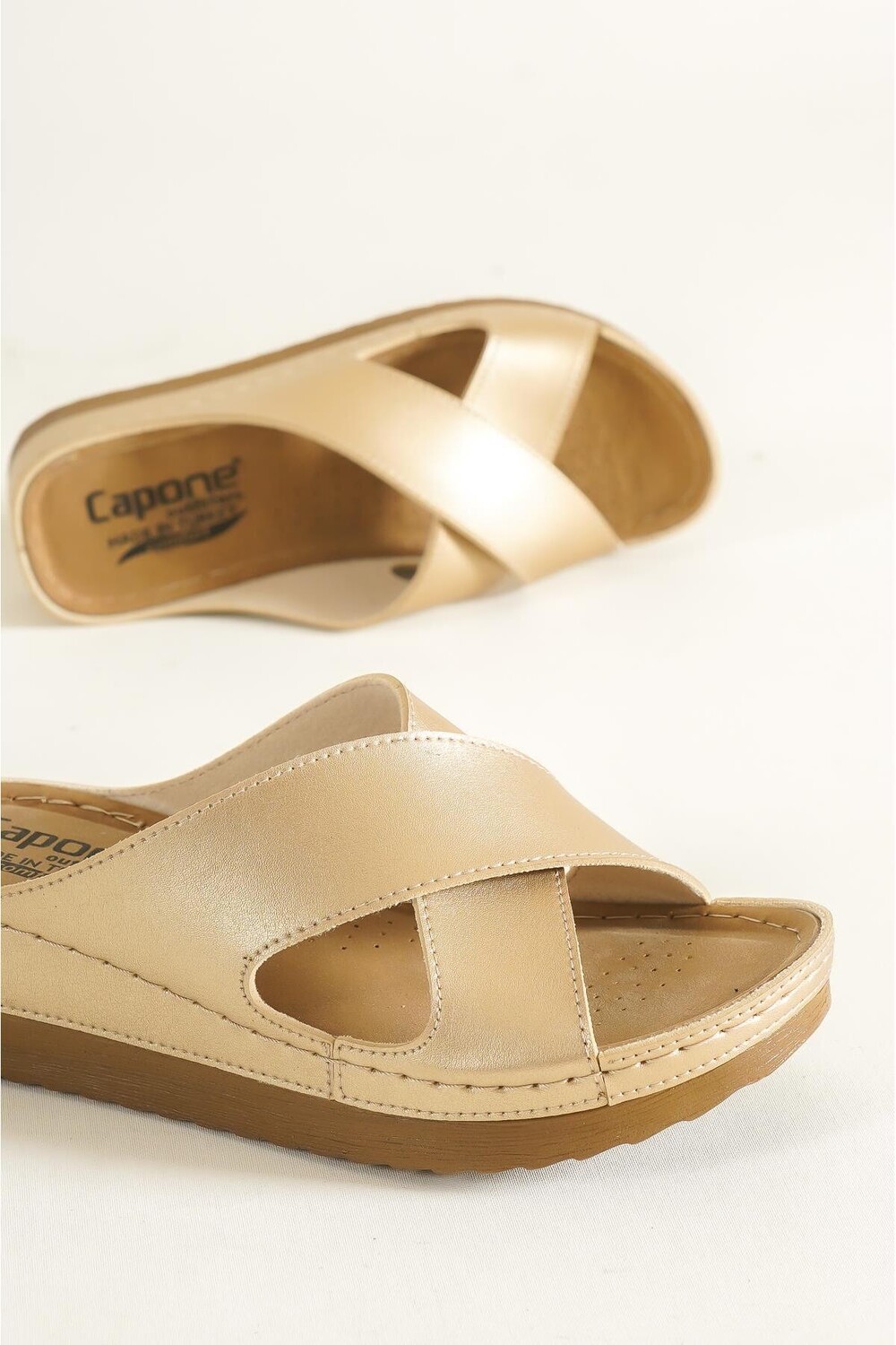 

Capone Z0632 Gold Женские комфортные анатомические тапочки Capone Outfitters, бежевый
