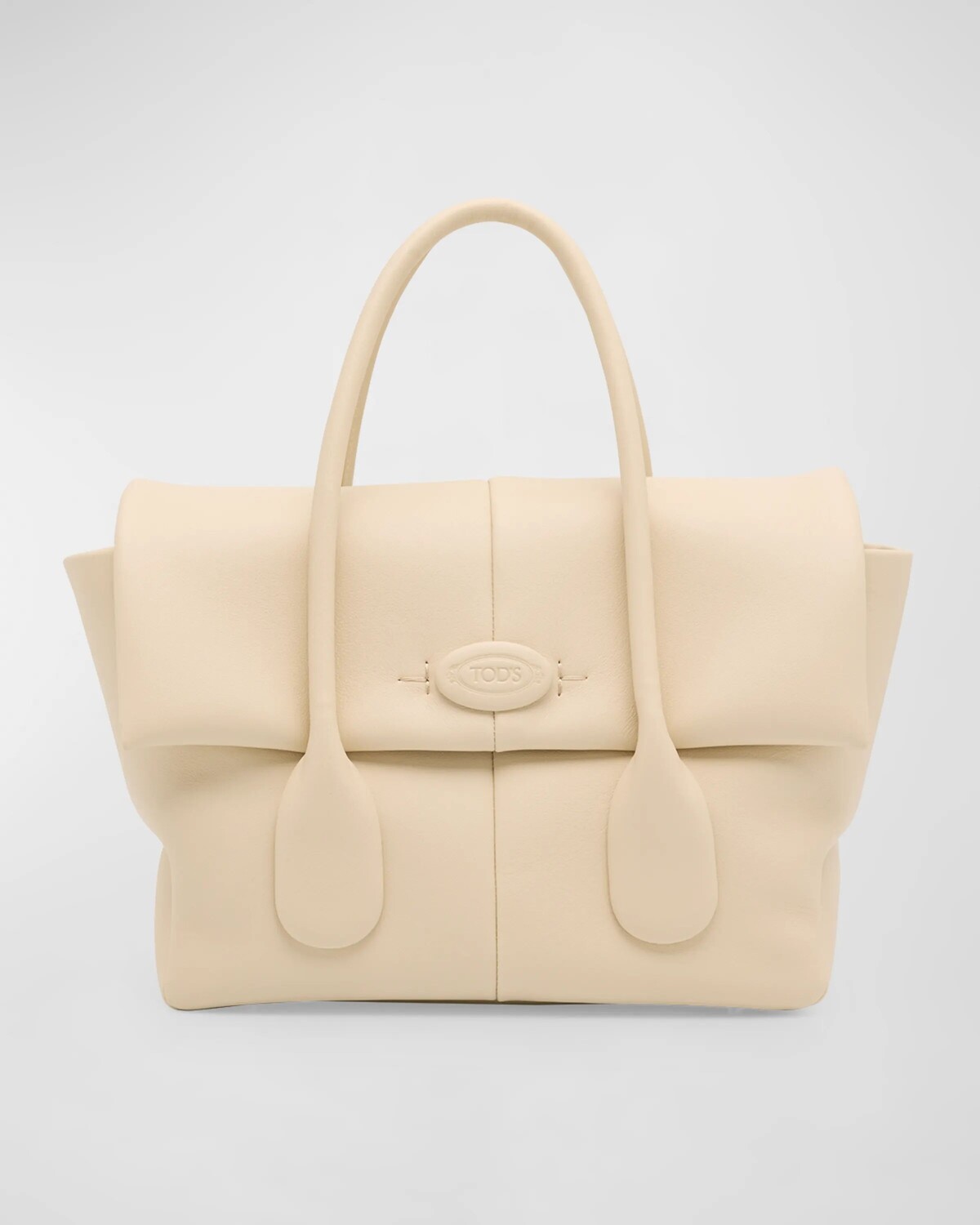 

Кожаная сумка с клапаном и верхней ручкой Tod's, цвет Bianco Carrara