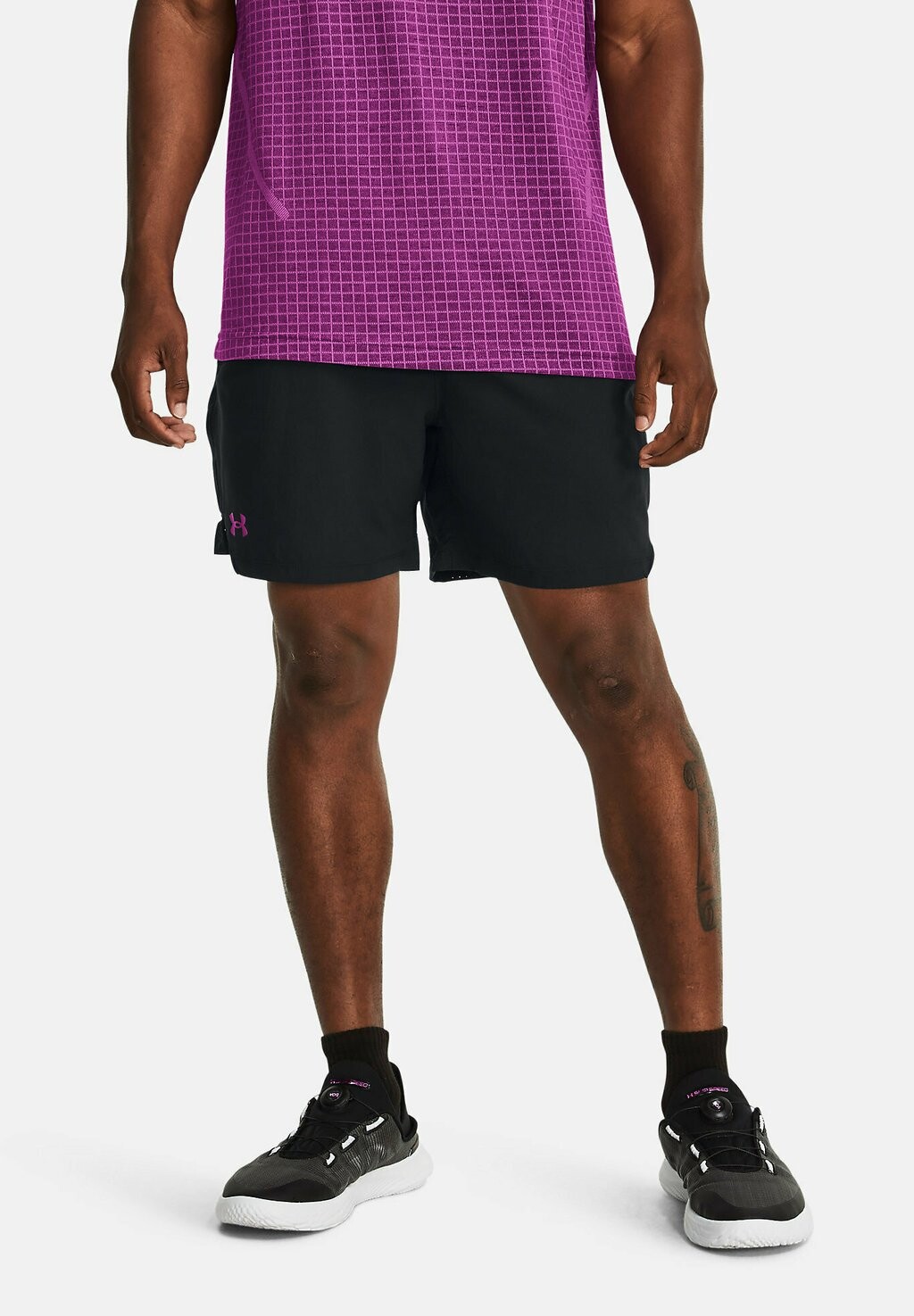 

Спортивные шорты VANISH Under Armour, черный
