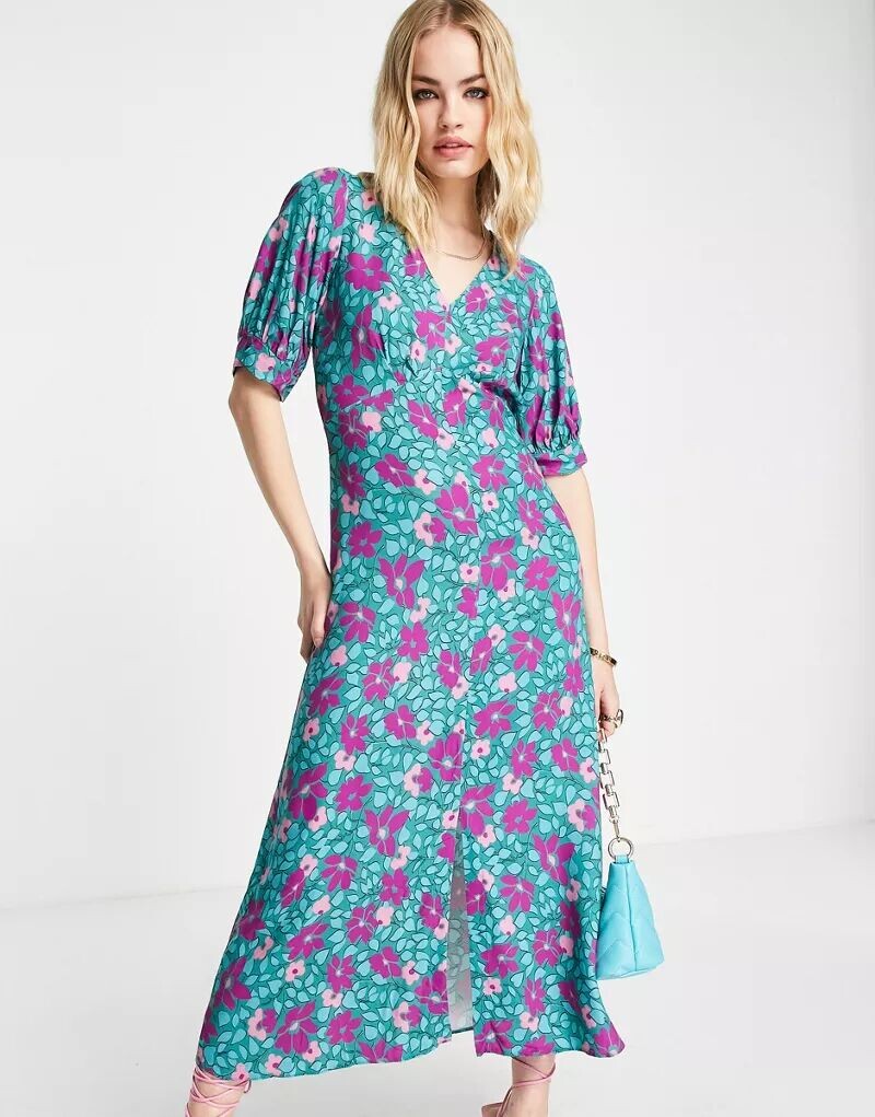 

Синее платье миди с v-образным вырезом и фиолетовыми розами Closet London