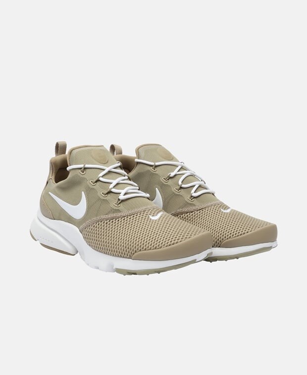 

Кроссовки Nike, бежевый