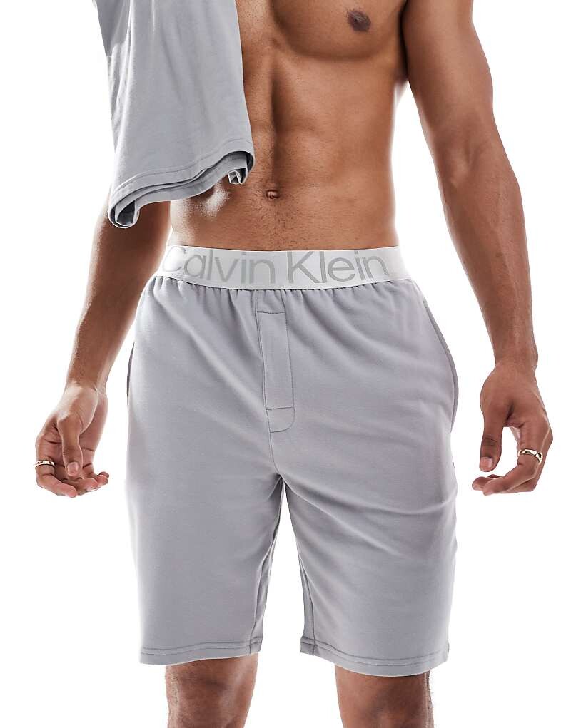 

Calvin Klein – Steel Power – Серые шорты Cam
