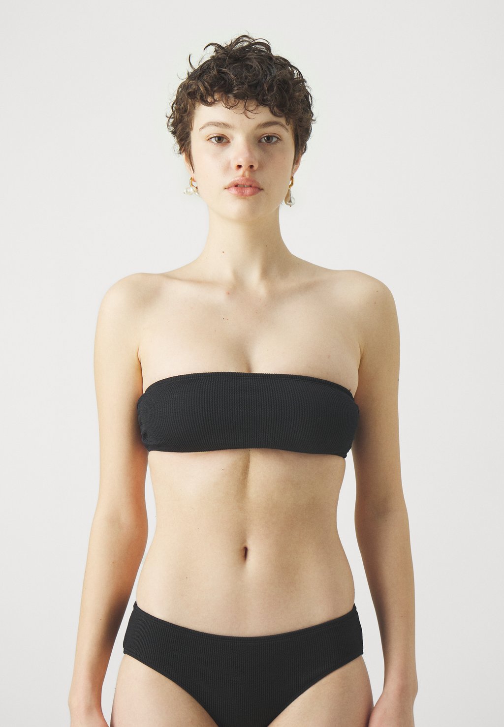 

Верх бикини BANDEAU SWIM Filippa K, цвет black