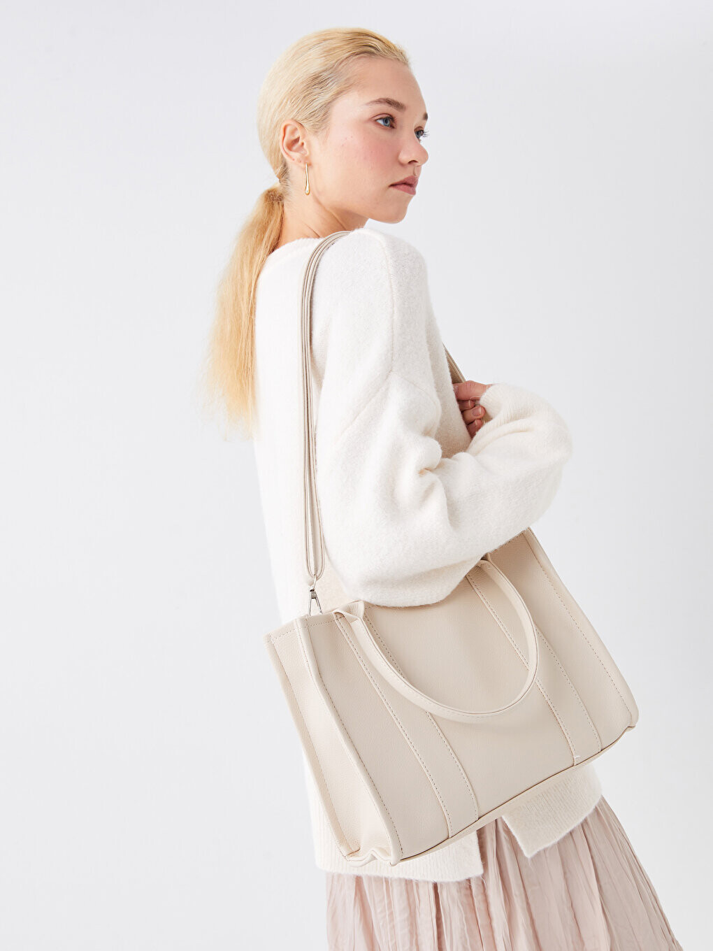 

Кожаная женская сумка LCW ACCESSORIES, экрю