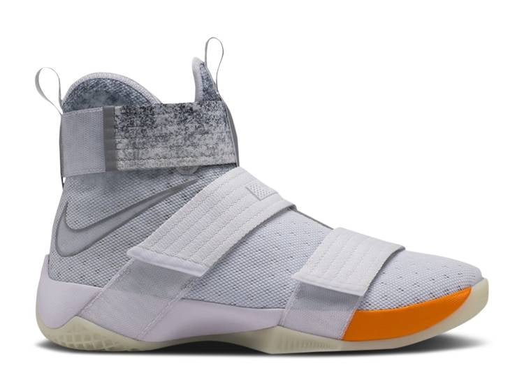 

Кроссовки Nike JOHN ELLIOT X ZOOM LEBRON SOLDIER 10, белый