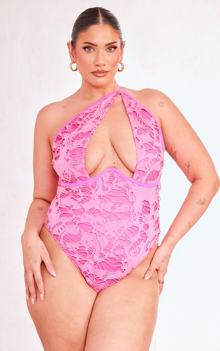 

PrettyLittleThing Плюс ярко-розовый купальник с рваными вырезами