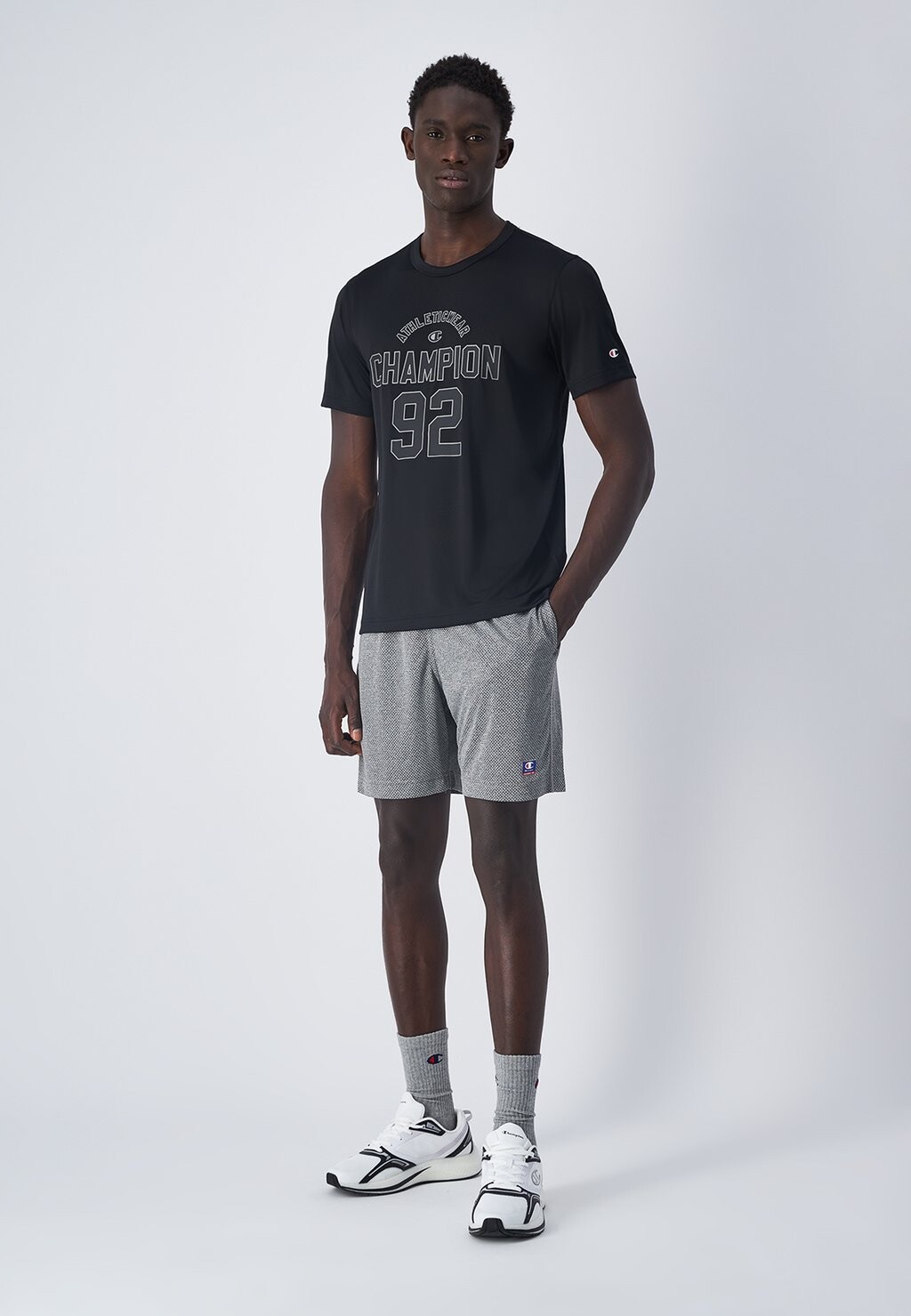 

Футболка с принтом CREWNECK MODERN BASKET Champion, черный