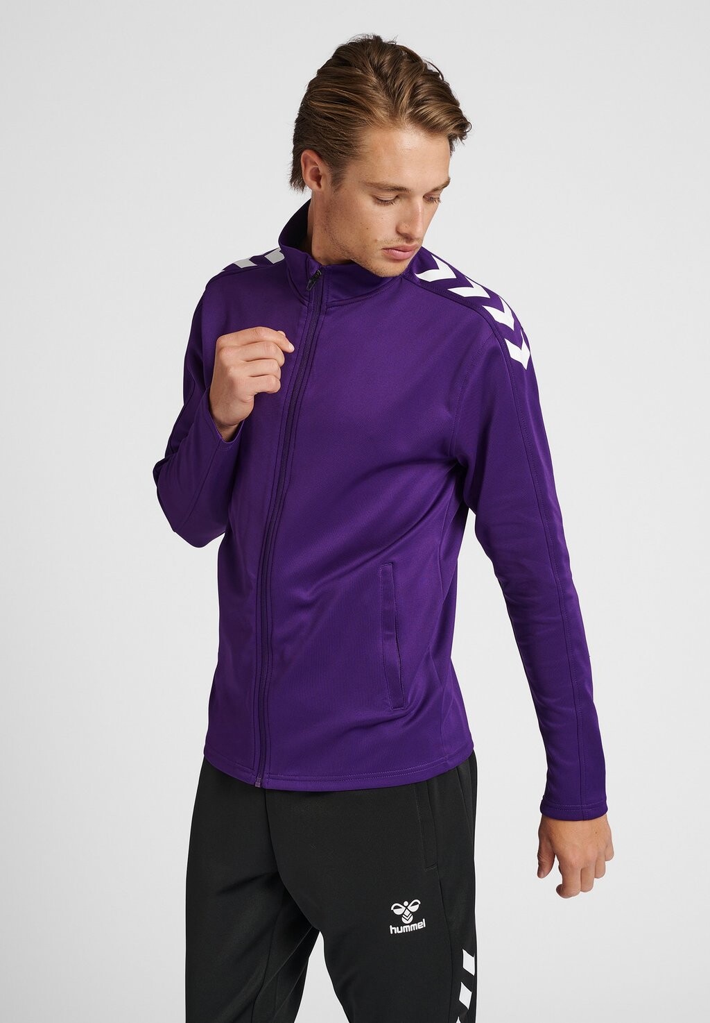 

Спортивная куртка Hummel, фиолетовый