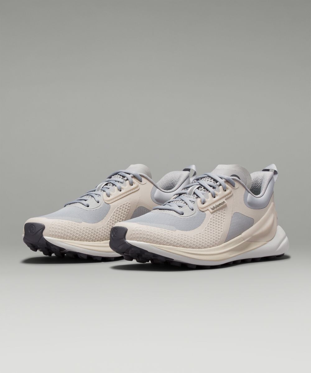 

Женские беговые кроссовки Blissfeel Trail Lululemon, серебряный