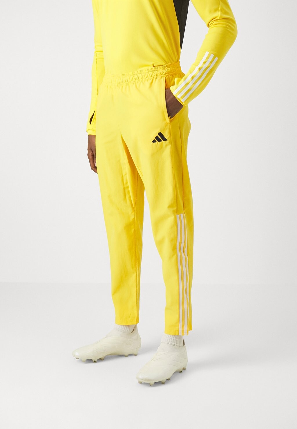 

Team Juventus Turin Presentation Pant Adidas, цвет bold gold