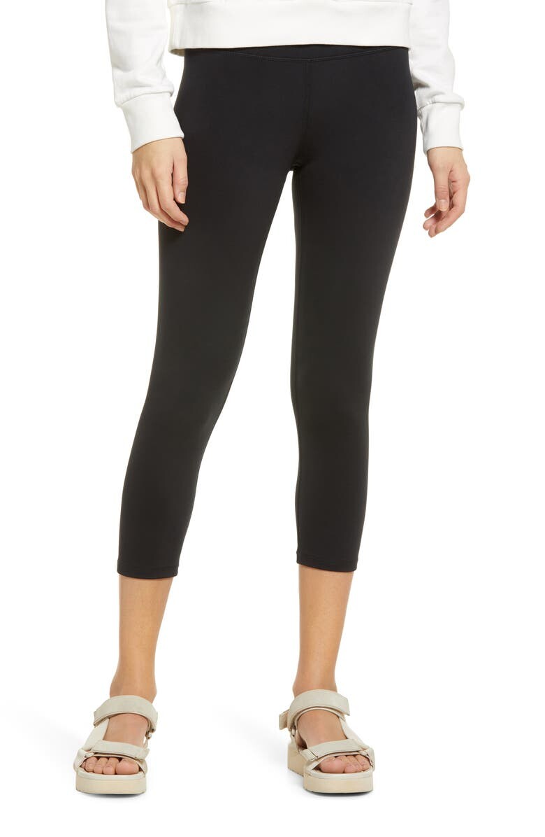 

Женские спортивные леггинсы Active Cool Breeze Pocket Capri HUE, черный