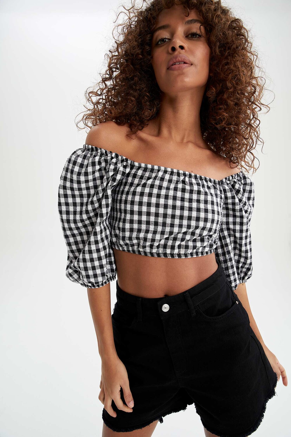 

Топ DeFacto Crop FITTED, черный
