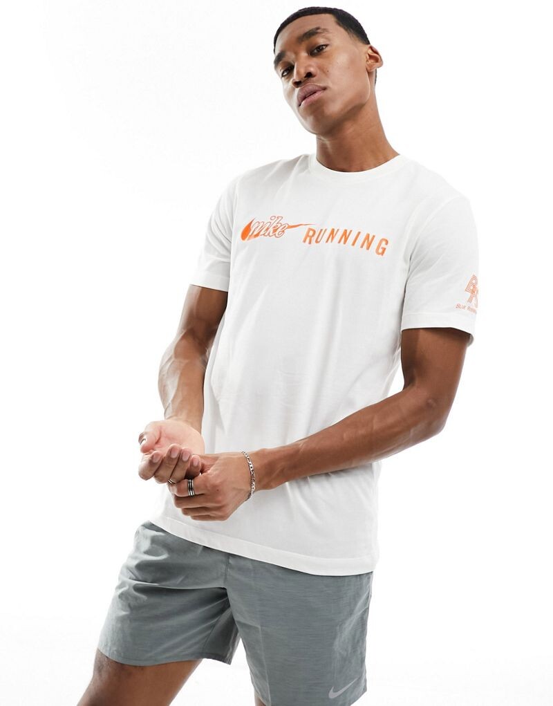 

Nike — Trail Dri-FIT — белая футболка с графикой