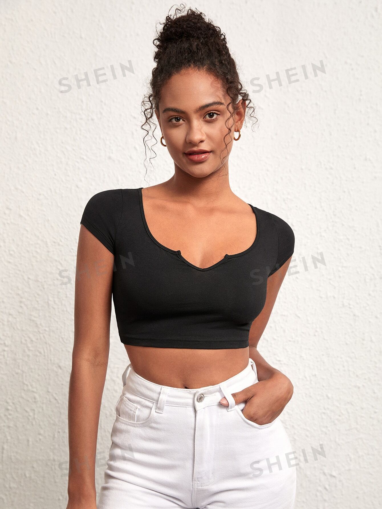 SHEIN BASICS Женская однотонная короткая укороченная футболка с вырезом, черный