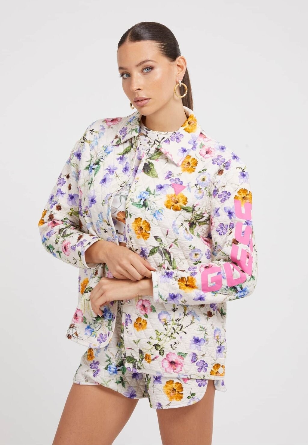 

Легкая куртка Guess