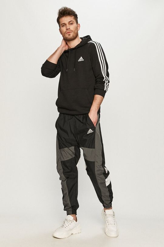 

Фуфайка adidas, черный