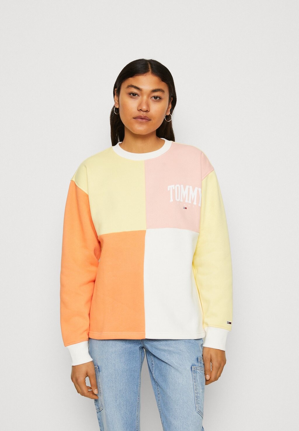

Толстовка Tommy Jeans