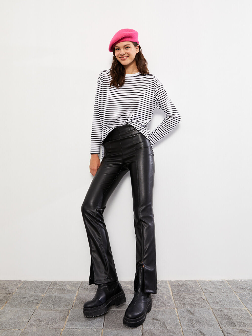 

Прямые женские брюки из искусственной кожи стандартного кроя LCW Casual