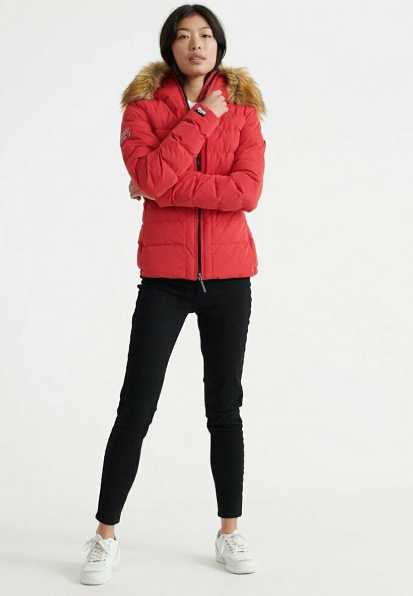 

Куртка зимняя Superdry, красный