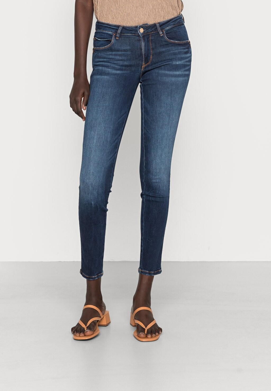 Джинсы Skinny Fit Guess