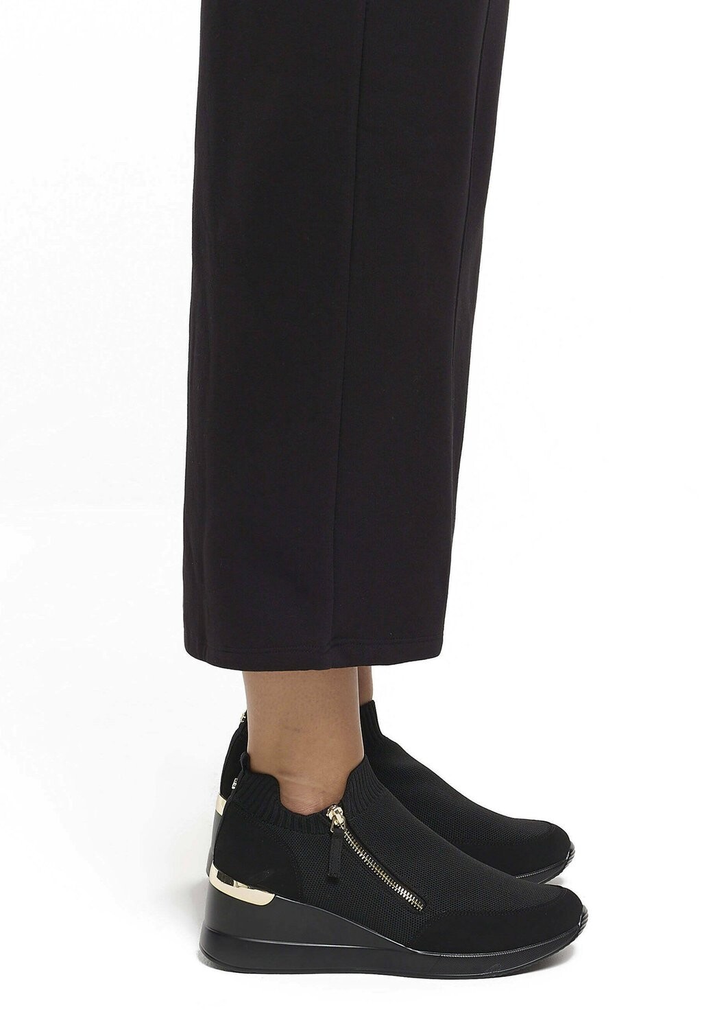

Низкие кеды River Island, черные, Черный