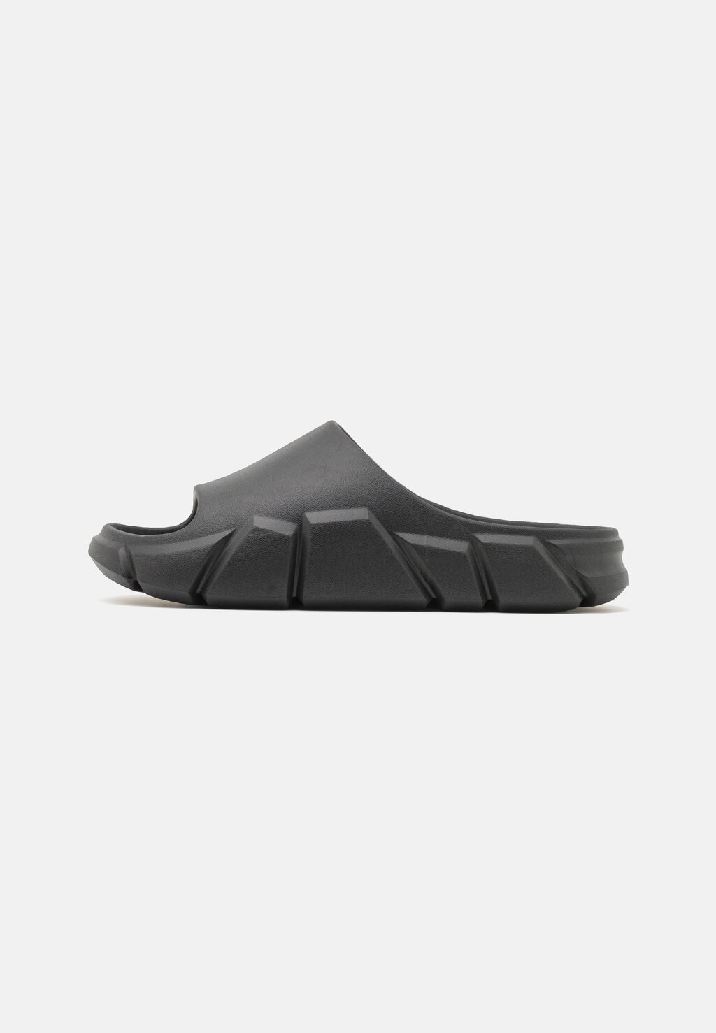 

Шлепанцы Steve Madden, черный