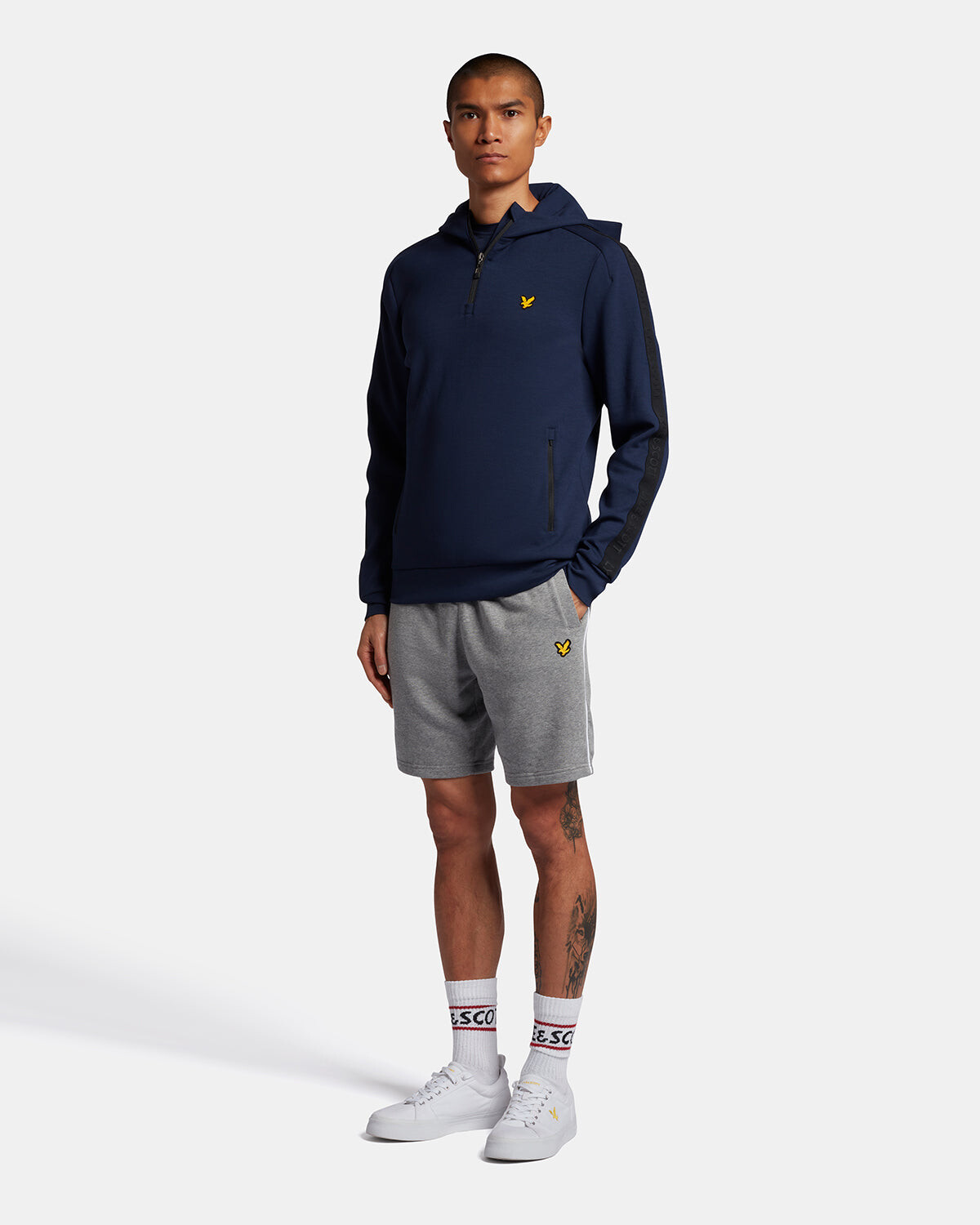 

Спортивные шорты с контрастной окантовкой Lyle & Scott, серый