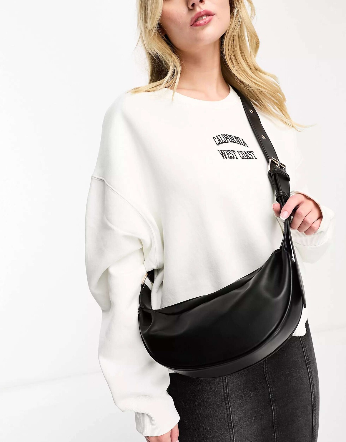 

Черная сумка через плечо ASOS