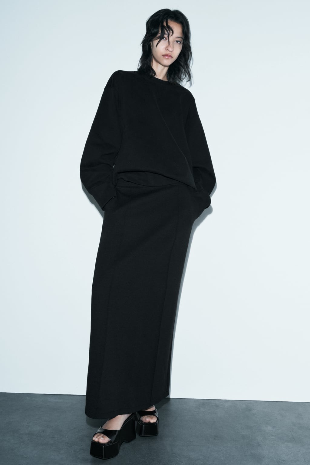 

Толстовка оверсайз из плотного хлопка ZARA, черный